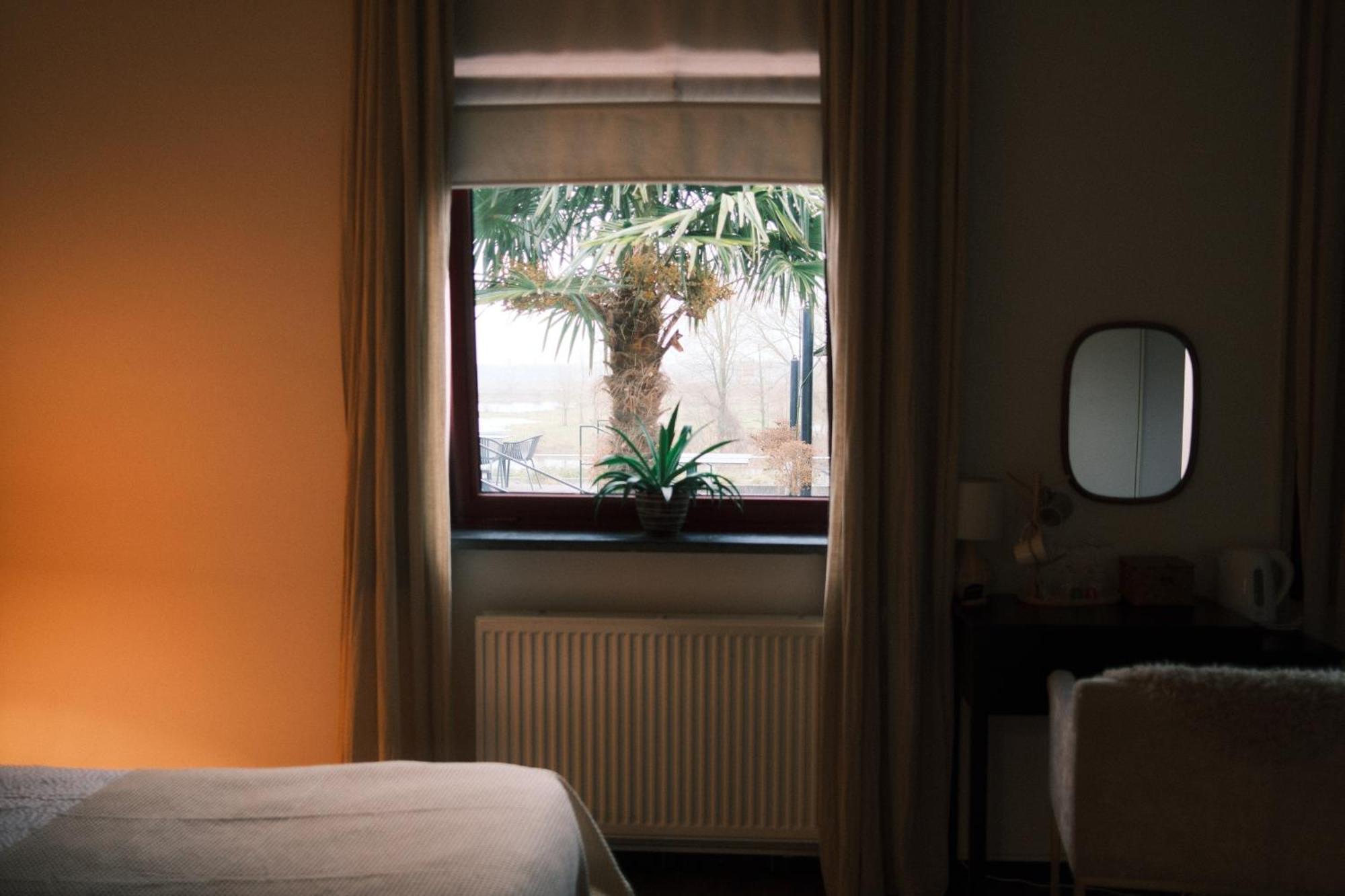 Guesthouse De Wissen Dilsen-Stokkem Exteriör bild